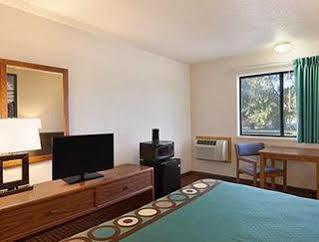 Super 8 By Wyndham Wall Exterior photo